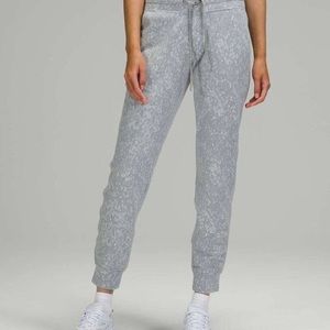 Lululemon NWT!! Women’s Ready to Rulu High Rise Jogger. Size 12. Grey High Rise.